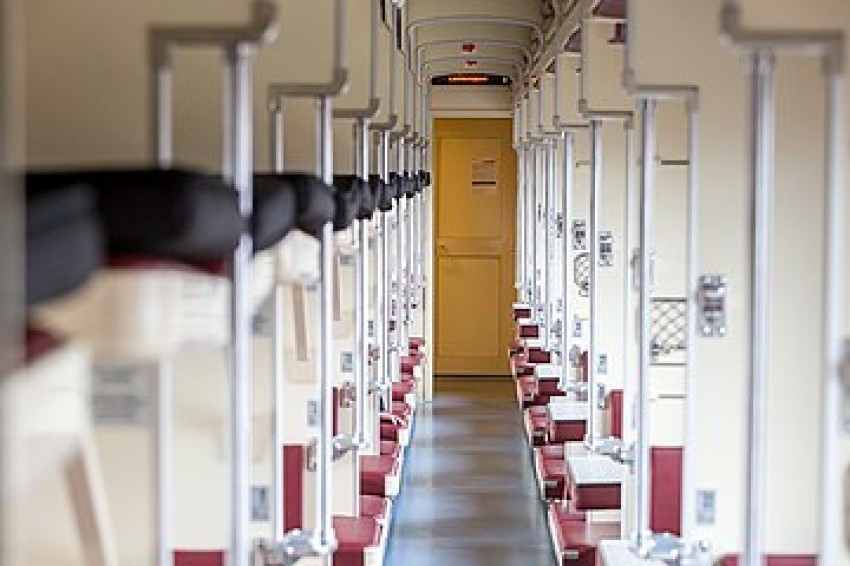 С 19 октября на станции Тестовская МЦД-1 пригородные поезда будут останавливаться у временных деревянных платформ